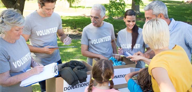 senior_volunteering730x350